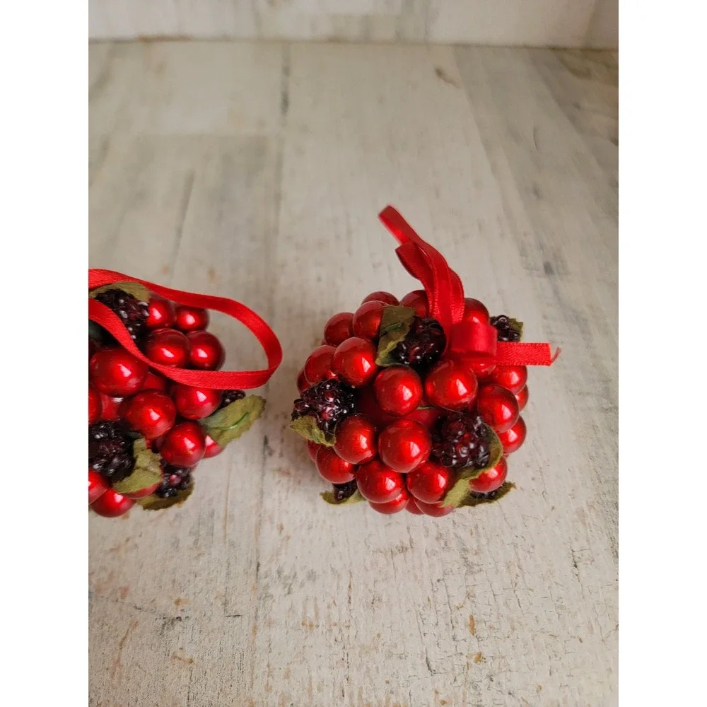 Vintage holly cranberry ball berry ornament Xmas set mistletoe home